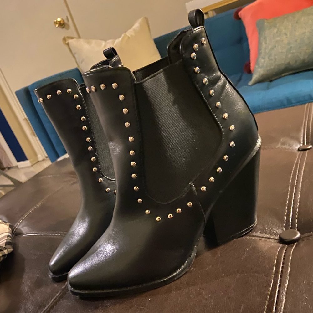 Express boot NWOT